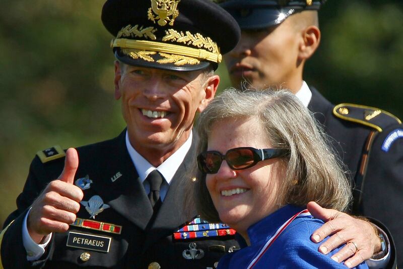 articles/2012/11/10/holly-petraeus-the-woman-behind-the-general/holly-petraeus-embed_xx9kn9