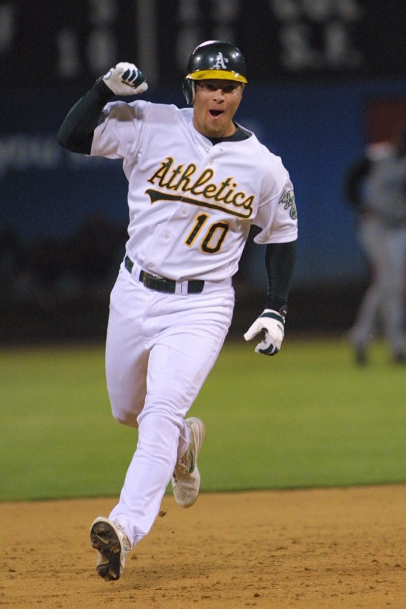 galleries/2011/09/23/moneyball-real-life-players-billy-beane-zito-kazmir-photos/billy-beane-oakland-as-gal-hatteberg_frmsyq