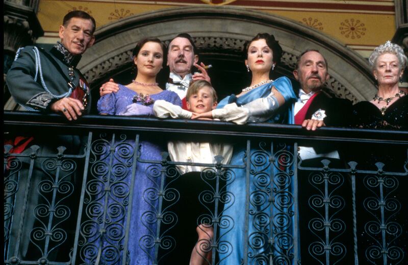 articles/2016/04/23/what-are-the-best-shakespeare-movies/160422-jones-shakespeare-movies-embed-2_j37msq