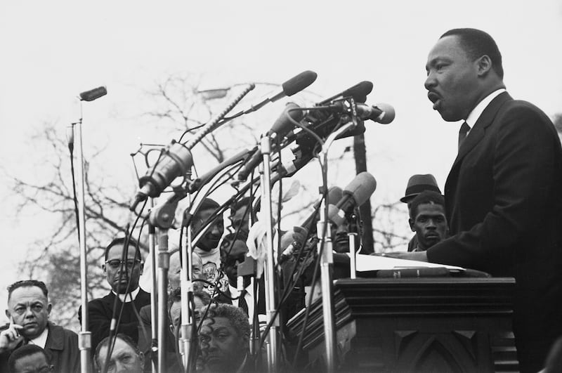 articles/2014/06/25/dennis-hopper-the-missing-years/130509-hopper-Martin-Luther-King_zxk4yg