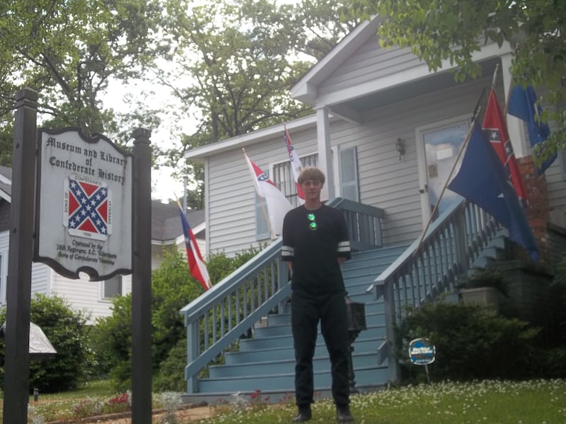 articles/2015/06/20/dylann-roof-visited-slave-plantations-confederate-landmarks-before-massacre/150620-miller-manifesto-timeline-embed8_v58t5e