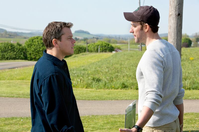 articles/2012/12/26/matt-damon-and-john-krasinski-talk-about-their-bromance-promised-land-and-more/promised-land-damon-krasinski-fallon-tease_edfotl
