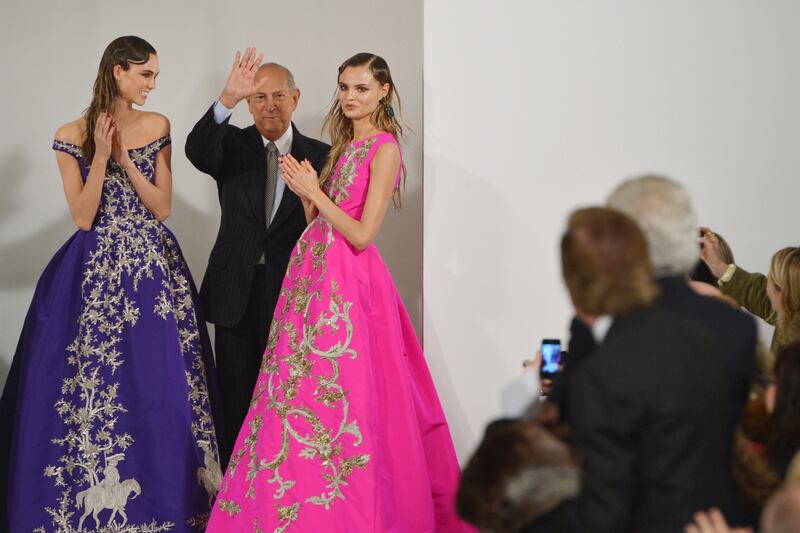 articles/2013/02/13/in-oscar-de-la-renta-s-fall-show-searching-for-signs-of-john-galliano/130212-oscar-de-la-renta-wilkinson-tease_mnaopz