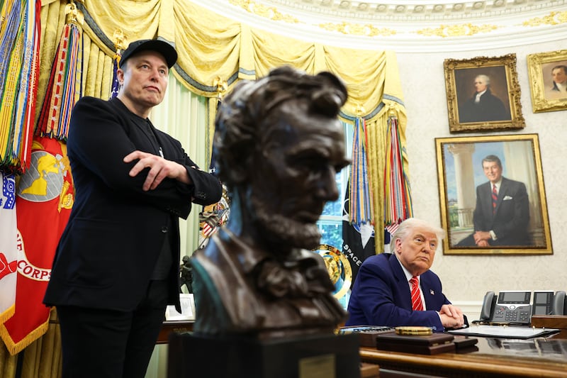 Trump and Musk put on a farewell performance in the Oval Office for the media.