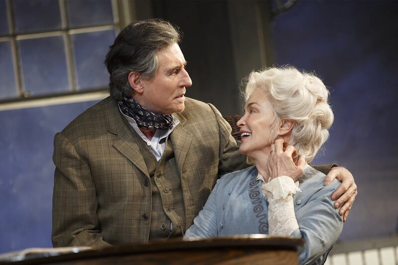 articles/2016/05/10/jessica-lange-kills-it-on-broadway-in-long-day-s-journey-into-night/160509-teeman-jessica-lange-embed1_eek0cn