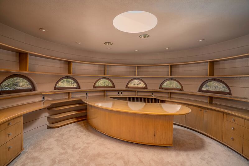 180128-mcnearney-omg-i-want-this-house-frank-lloyd-wright-arizona-17_cpwzmn