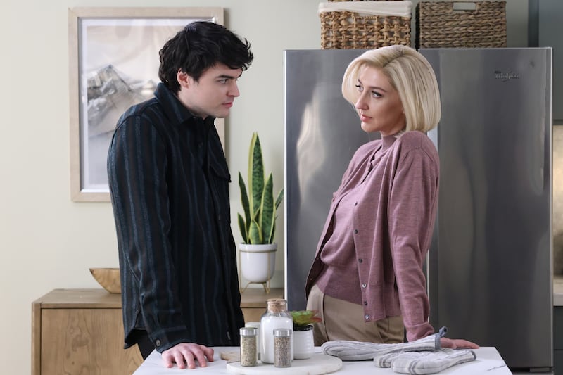 Michael Longfellow and Heidi Gardner during the "Edible Arrangements" sketch on Saturday, January 25, 2025.