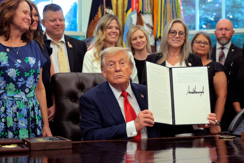 Trump’s bruising was clearly visible during his appearances in the Oval Office on Monday.