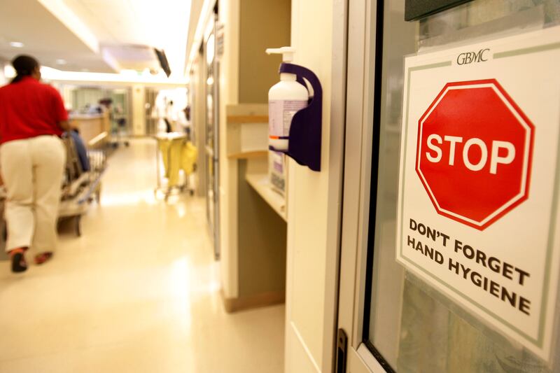 articles/2013/03/08/why-i-m-not-worried-about-dying-from-a-superbug-and-you-shouldn-t-be-either/130307-superbug-hospitals-sepkowitz-tease_xnmwc0