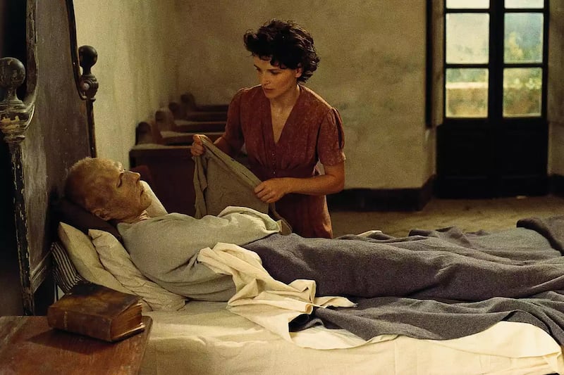 Ralph Fiennes and Juliette Binoche in The English Patient.