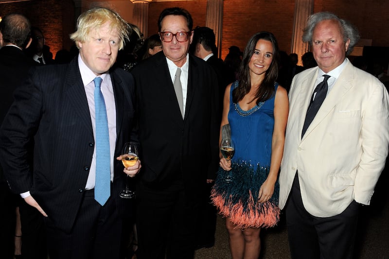 articles/2013/09/25/pippa-middleton-out-with-graydon-in-london/pippa-embed_n9w9vp