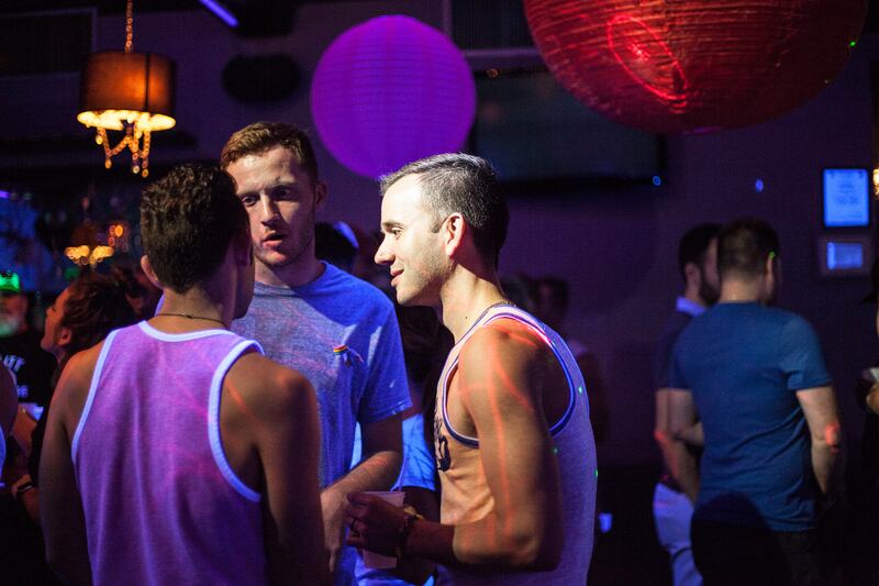 articles/2016/06/19/proud-and-defiant-gay-clubs-celebrate-life-and-mourn-the-dead-in-orlando/160619-mcnamara-orlando4-embed_aavmyi