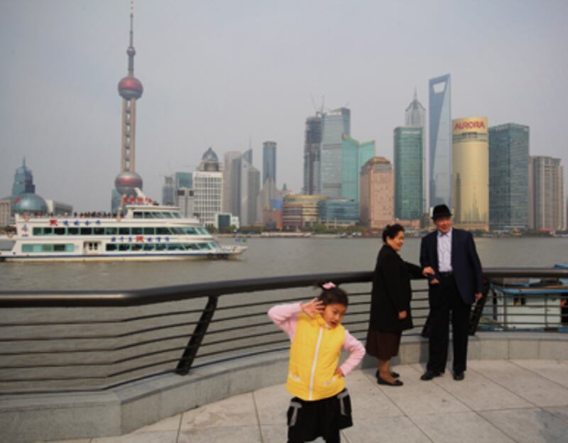 articles/2011/01/07/shanghai-travel-guide-what-to-see/hunt-suitcase-shanghai_151514_neotfz