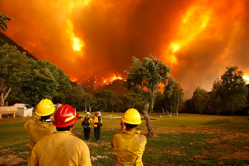 articles/2014/07/09/fighting-wildfire-with-satellites-lasers-and-drones/140708-lopatto-wildfire-tease_fptfxi