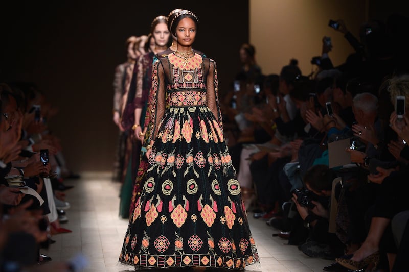 articles/2013/10/01/valentino-s-royal-court/131001-valentino-tease_audvln