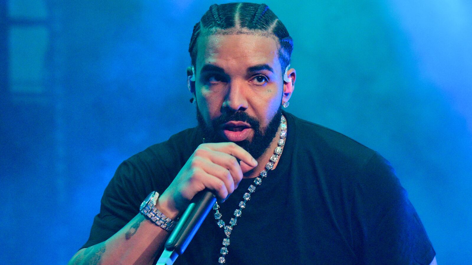 Rapper Drake performs onstage during "Lil Baby & Friends Birthday Celebration Concert" at State Farm Arena on December 9, 2022 in Atlanta, Georgia.