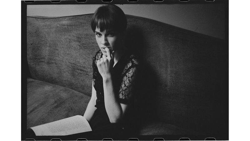 Hilary-Swank-embed-5_bc47o9