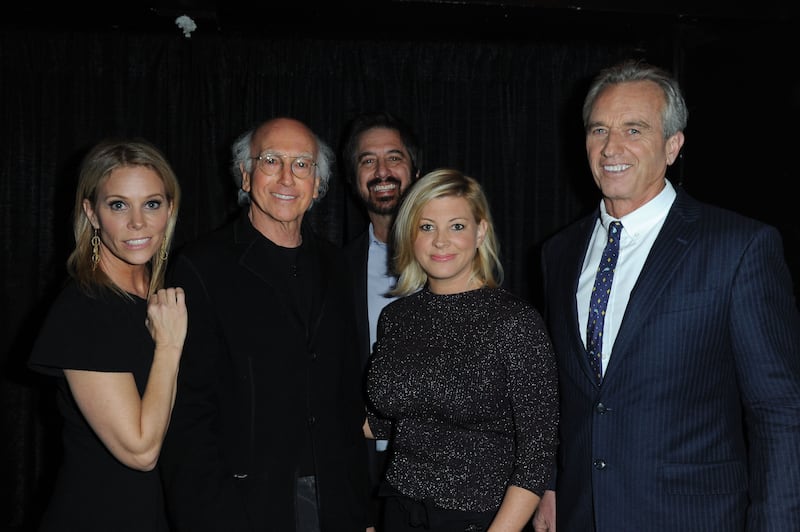 LOS ANGELES, CA - MARCH 01: (L-R) Cheryl Hines, Larry David, Ray Romano, Guest and Robert Kennedy Jr. attend Keep It Clean To Benefit Waterkeeper Alliance on March 1, 2018 in Los Angeles, California.