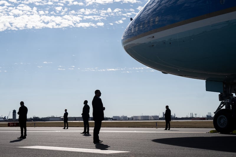 Secret Service agents beside Air Force One at Philadelphia International Airport in Dec. 2024.