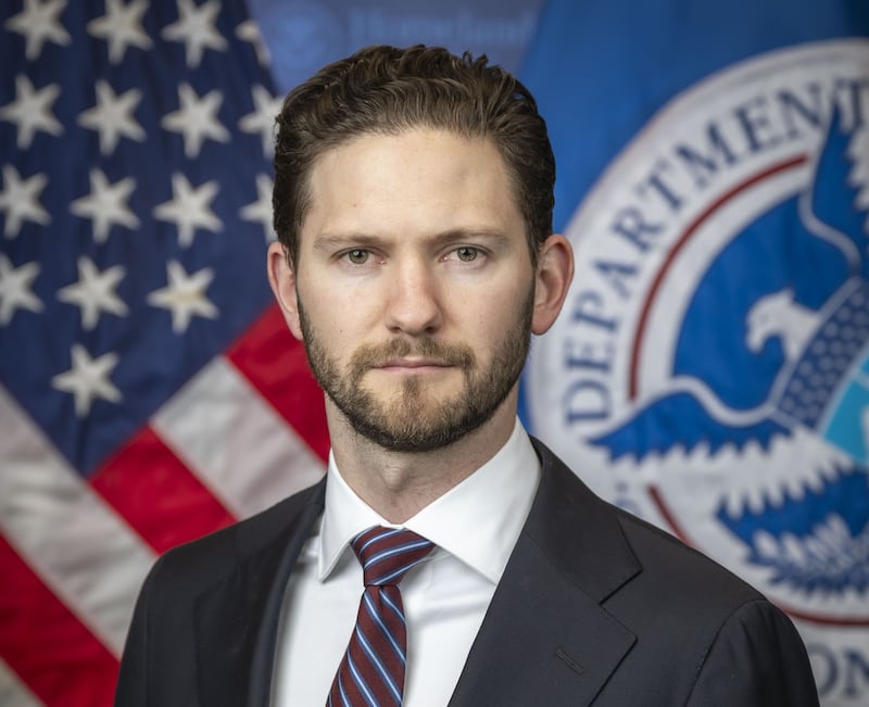 Phil Hegseth official portrait