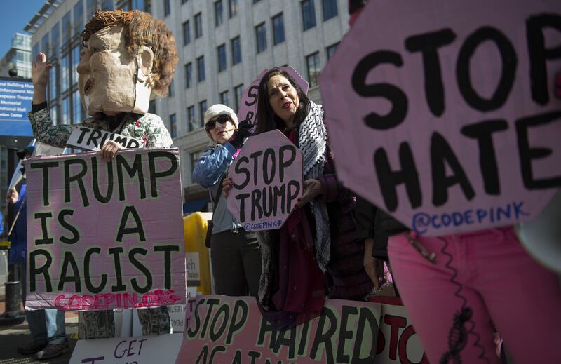 articles/2016/03/21/on-script-trump-clears-low-bar-at-aipac/160321-mak-swin-trump-aipac-embed_qyt95v