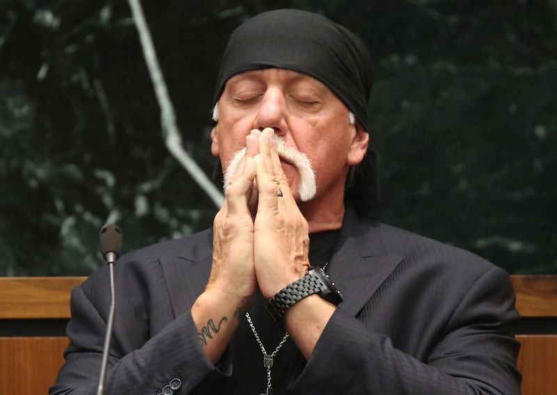 articles/2016/03/21/gawker-jury-twists-the-knife-25-million-more-to-hulk-hogan/160321-grove-gawker-jury-embed_n3zjpl