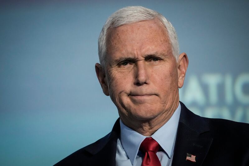Former Vice President Mike Pence said it's a "bad idea" for Trump to accept a plane from Qatar.
