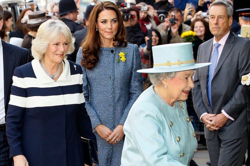 articles/2012/03/01/kate-determined-not-to-do-a-di/queen-visits-fortnum-mason-royalist-sykes_of7psx