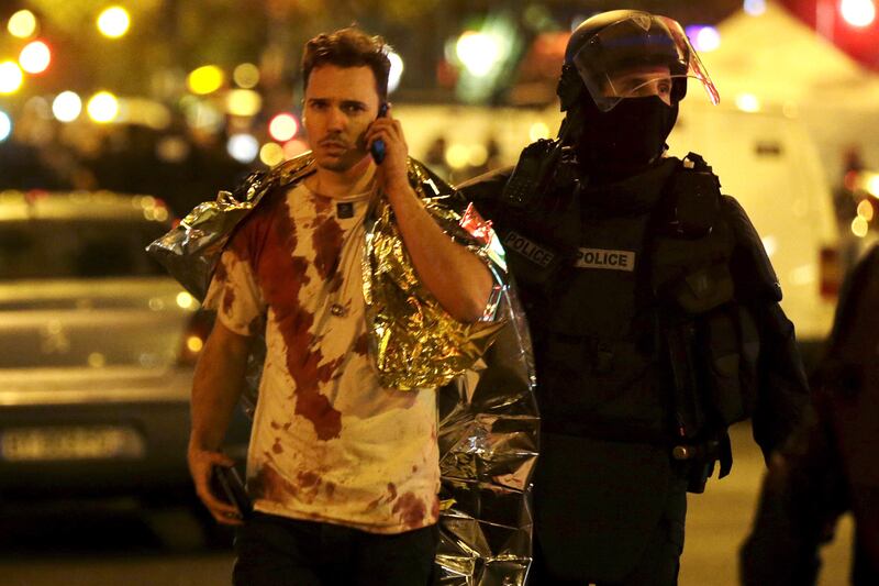 articles/2015/11/13/20-killed-in-multiple-paris-attacks/151113-paris-attack16_j3a2vd