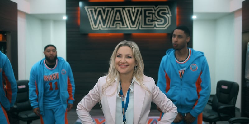 Kate Hudson as Isla Gordon