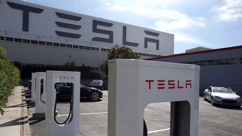 180524-tesla-factories-embed_yfzx8q