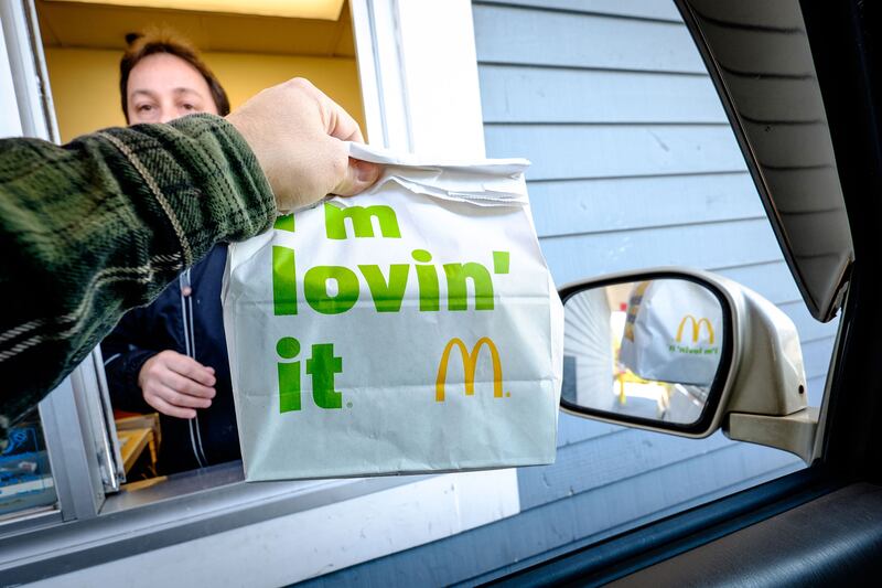 articles/2015/01/13/i-ate-a-50-piece-chicken-mcnugget-because-yolo/150111-joiner-50-nuggets-embed-1_lycivb