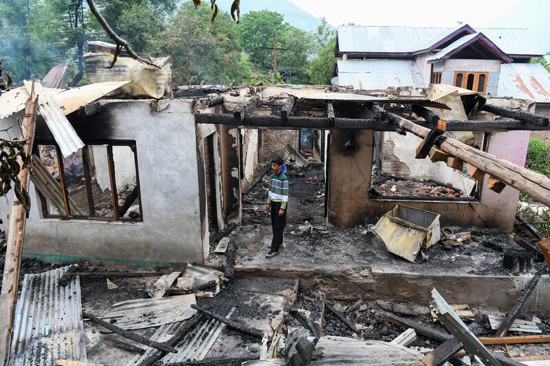 Cross-border shelling between Pakistani and Indian forces in the Kashmir region has destroyed homes and killed civilians.