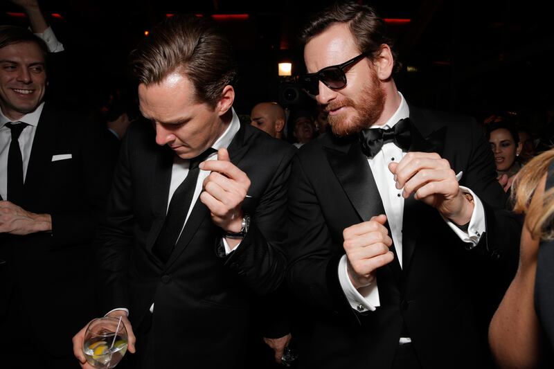 articles/2014/01/13/partying-with-the-golden-globes-stars-taylor-swift-cuts-a-rug-ben-affleck-holds-court-and-more/140113-stern-parties_hoqg4u