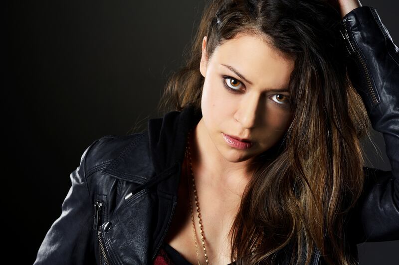 articles/2013/06/12/emmy-awards-dark-horse-nominee-tatiana-maslany-of-orphan-black/130611-lacob-maslany-tease_eoaxwj