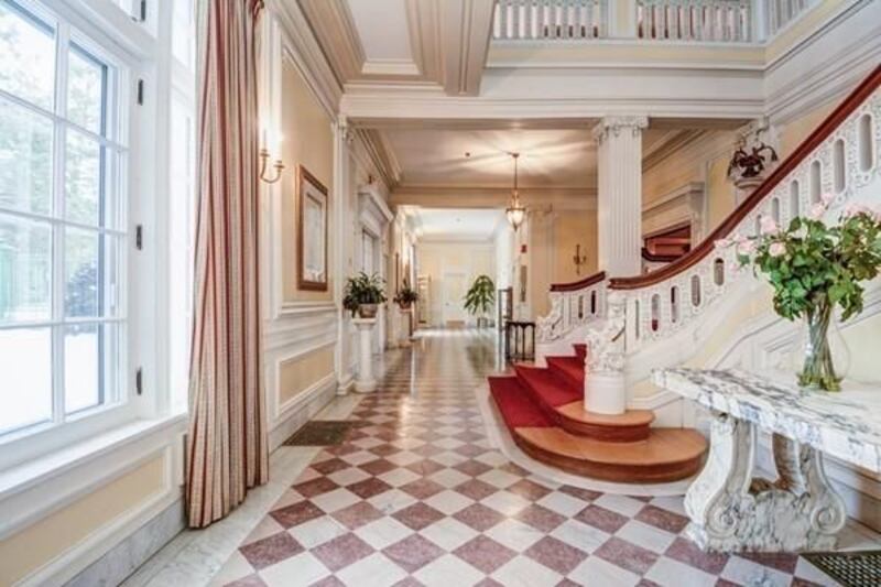 191211-mcnearney-omg-i-want-this-house-lancaster-ma-02_wzqxs1