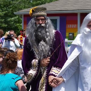 articles/2015/06/07/dumbledore-and-gandalf-marry-and-vanquish-the-westboro-baptist-church/150607-potts-gandalf-dumbledore-tease_hvq7tt