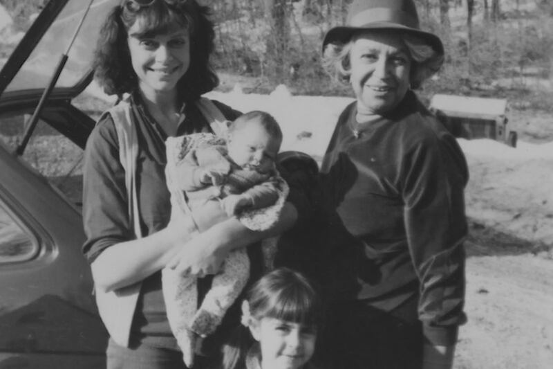 articles/2013/05/12/mother-s-day-2013-gloria-steinem-erica-jong-writers-thank-their-moms/130510-authormother-maynard_xivgcb