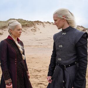 emma-d-arcy-as-princess-rhaenyra-targaryen-matt-smith-as-prince-daemon-targaryen_vprwgk