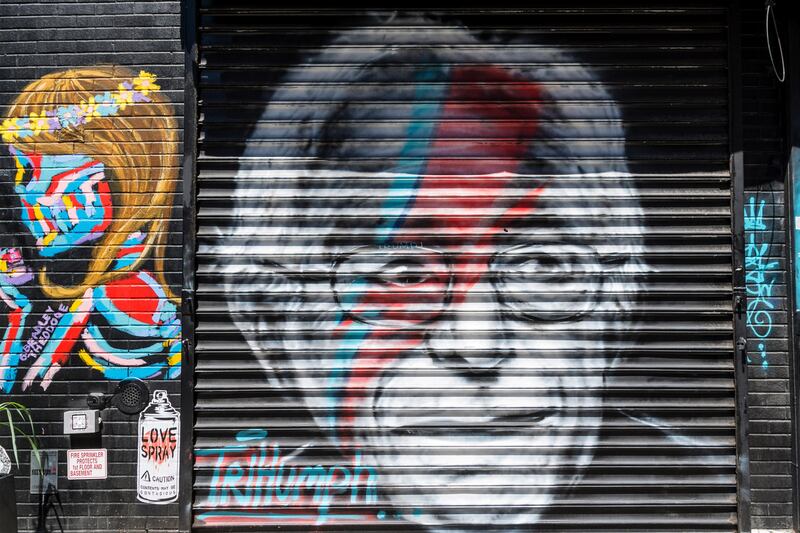 galleries/2016/11/06/2016-s-memorable-political-street-art/161028-Political-Street-Art-Gallery-04_ihd3kp