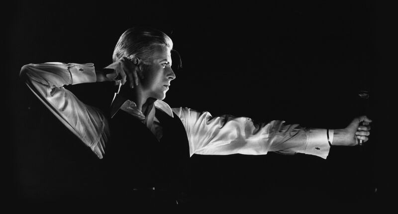 articles/2014/09/23/the-making-and-remaking-of-david-bowie/140922-david-bowie14_z8hi2e
