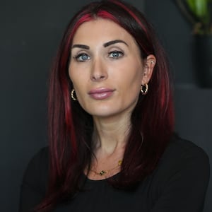 Laura Loomer, Florent Groberg