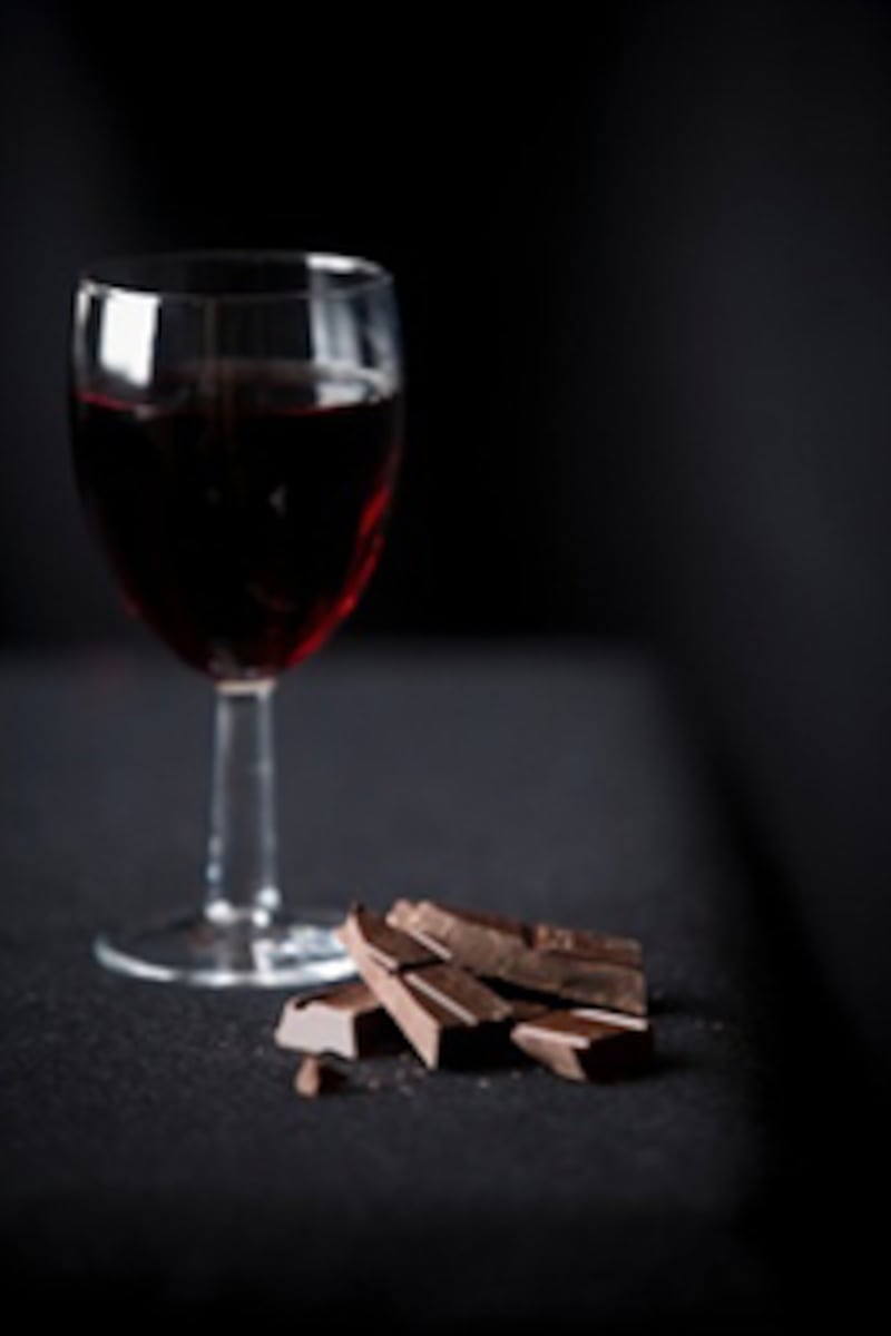 articles/2011/02/11/valentines-day-wine-and-chocolate-pairings/snooth-wine-and-chocolate---bittersweet_e8i8xm