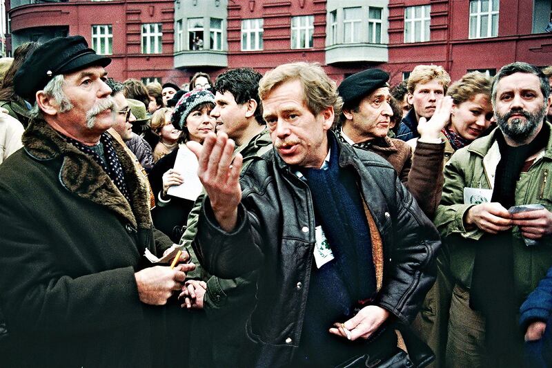 articles/2011/12/19/john-avlon-vaclav-havel-s-heroic-politics-of-truth-and-responsibility/havel-archive-cheat_ol8qoy