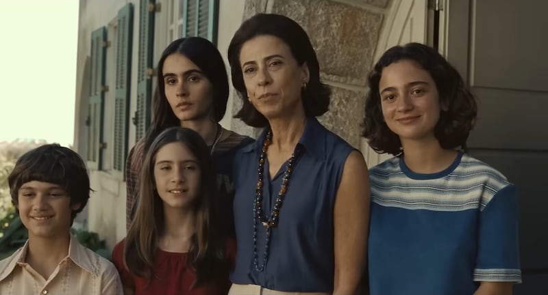 Guilherme Silveira, Cora Mora, Valentina Herszage, Fernanda Torres,  and Bárbara Luz in 'I'm Still Here'