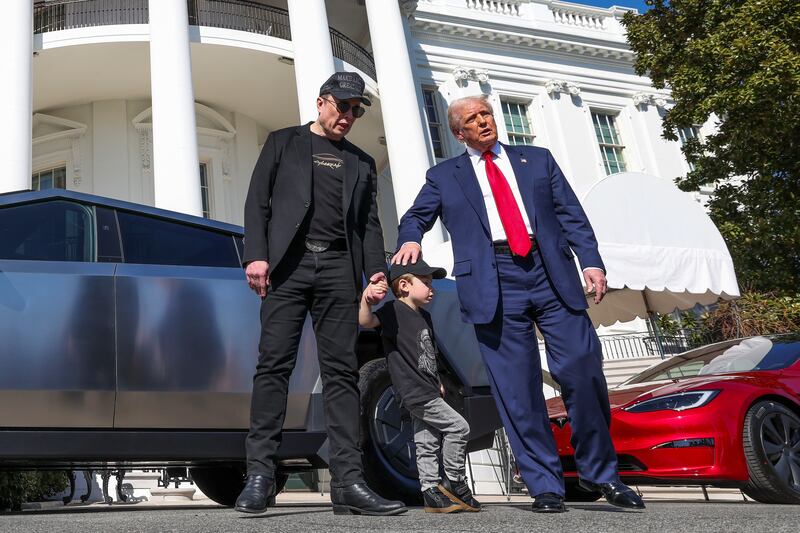 Trump views Teslas