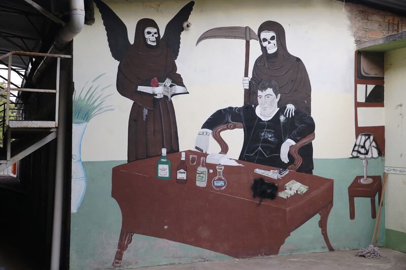 articles/2016/02/27/i-was-detained-by-killers-from-the-cannibal-cartel/160226-kyrt-mexico2-embed_cd7pqz