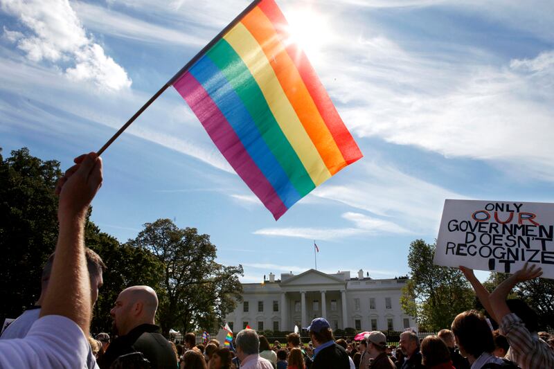 articles/2011/06/26/gay-marriage-allowed-in-new-york-dustin-lance-black-responds/gay-pride-new-york-black_njklkm