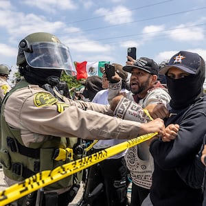 LA County Sheriff and anti-ICE protestors