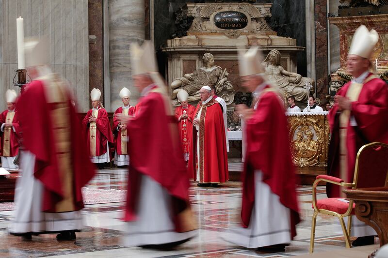 articles/2013/12/22/vatican-science-on-christmas-and-creationism/131220-dickey-pontifical-tease_bbku1l
